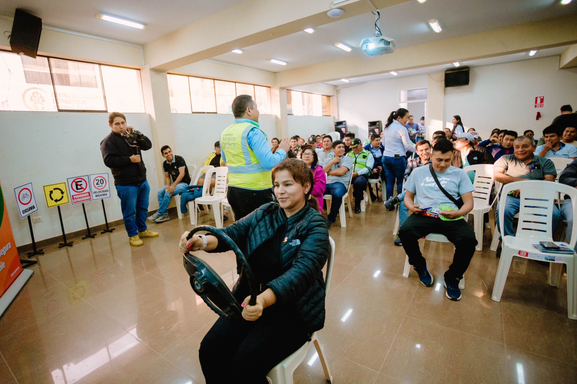 Más de 100 conductores de Virú se capacitan en manejo defensivo para ...